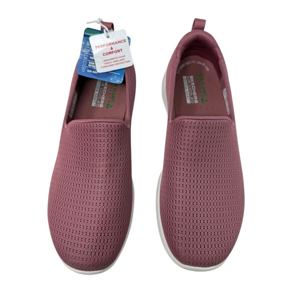 Skechers Women's Size 6.5 Go Walk Joy Sneaker shoes comfortable NWT - Picture 1 of 11